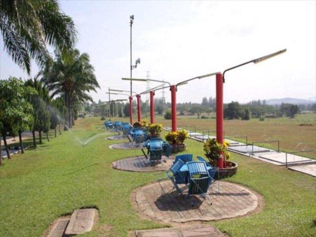 Ban Pong  Pattaya Country Club & Resort מראה חיצוני תמונה